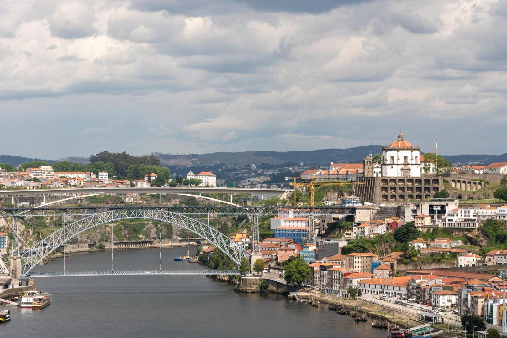 Guestready - Porto Fantastic View Apartment Vila Nova de Gaia Luaran gambar